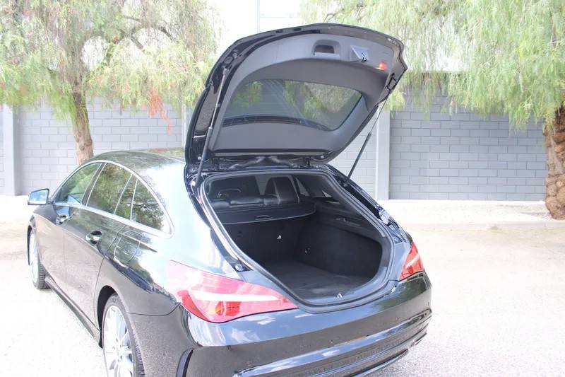 mercedes-benz-200-2019-diesel-2143cc