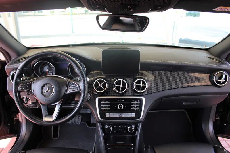 mercedes-benz-200-2019-diesel-2143cc