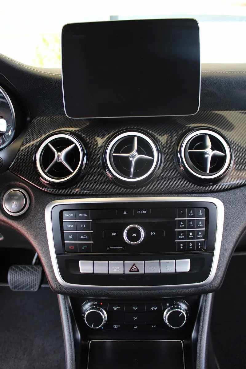mercedes-benz-200-2019-diesel-2143cc