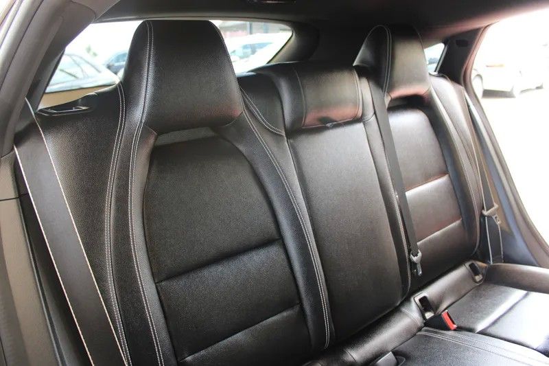 mercedes-benz-200-2019-diesel-2143cc