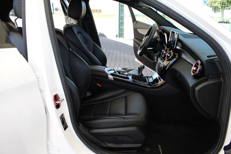mercedes-benz-200-2015-diesel-1598cc