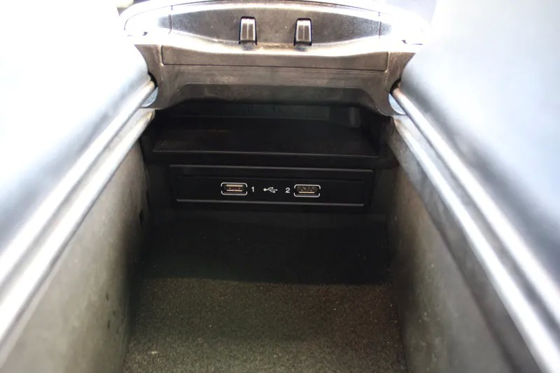 mercedes-benz-200-2015-diesel-1598cc