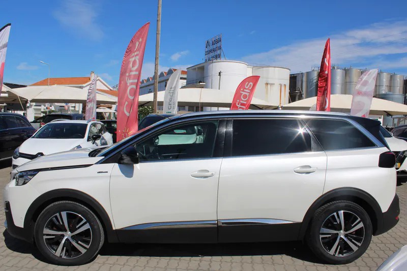 peugeot-5008-2019-diesel-1499cc