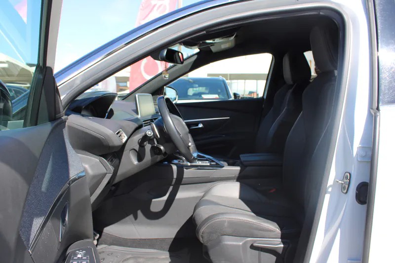 peugeot-5008-2019-diesel-1499cc