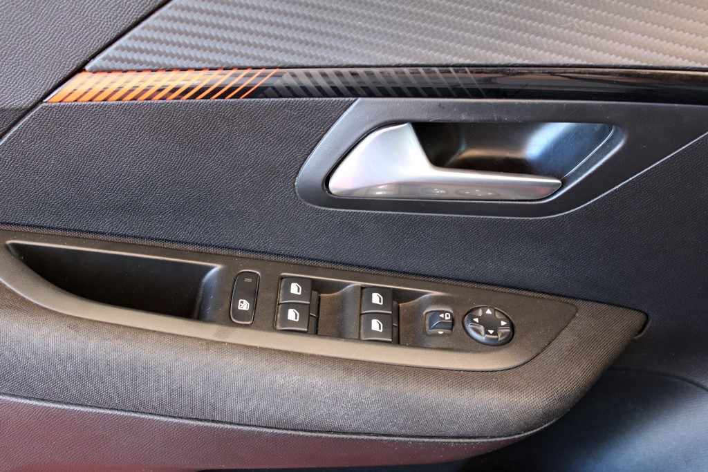 peugeot-208-2021-gasolina-1199cc