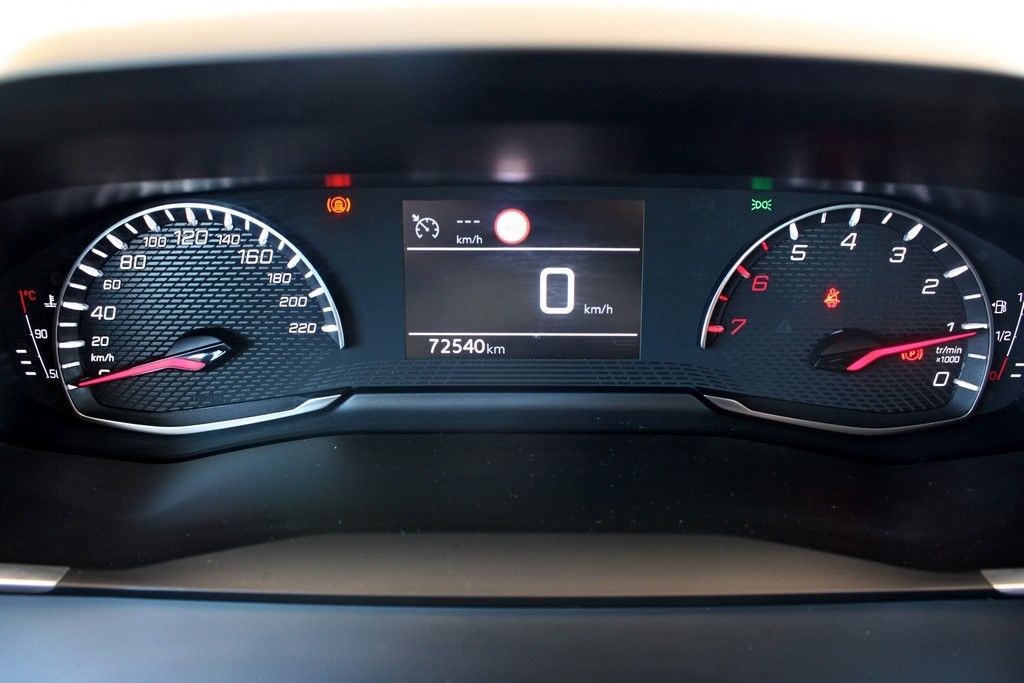 peugeot-208-2021-gasolina-1199cc