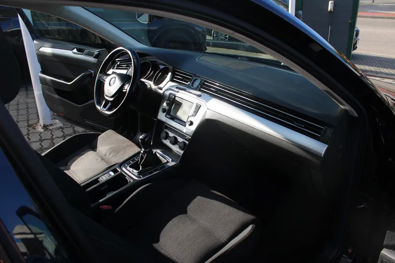 volkswagen-passat-variant-2015-diesel-1968cc