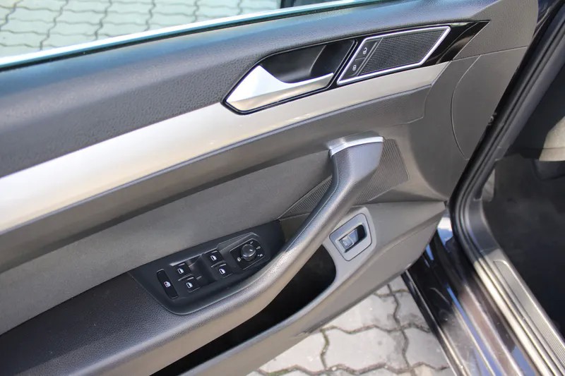 volkswagen-passat-variant-2015-diesel-1968cc