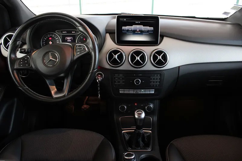 mercedes-benz-180-2015-diesel-1461cc