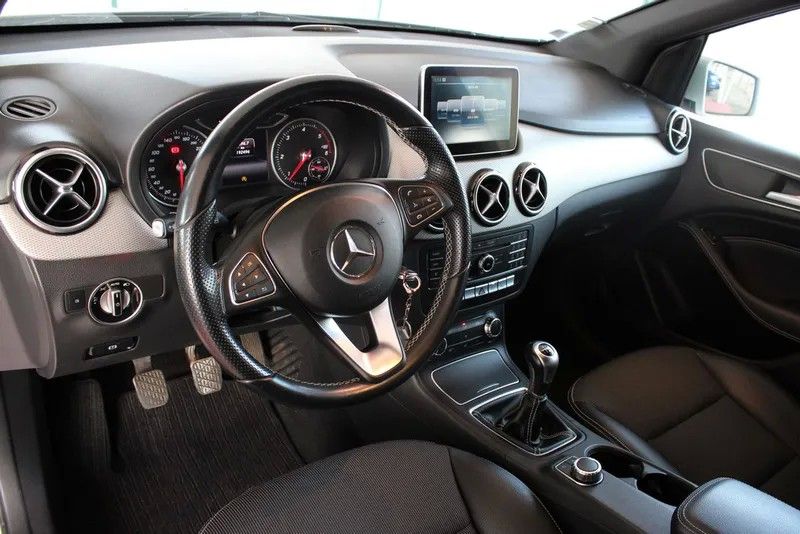 mercedes-benz-180-2015-diesel-1461cc