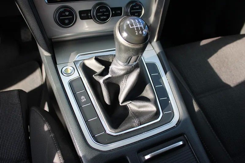 volkswagen-passat-variant-2015-diesel-1968cc