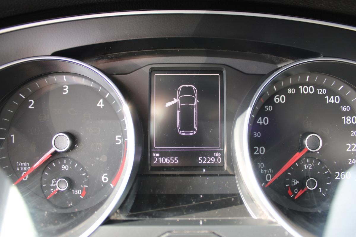 volkswagen-passat-variant-2015-diesel-1968cc
