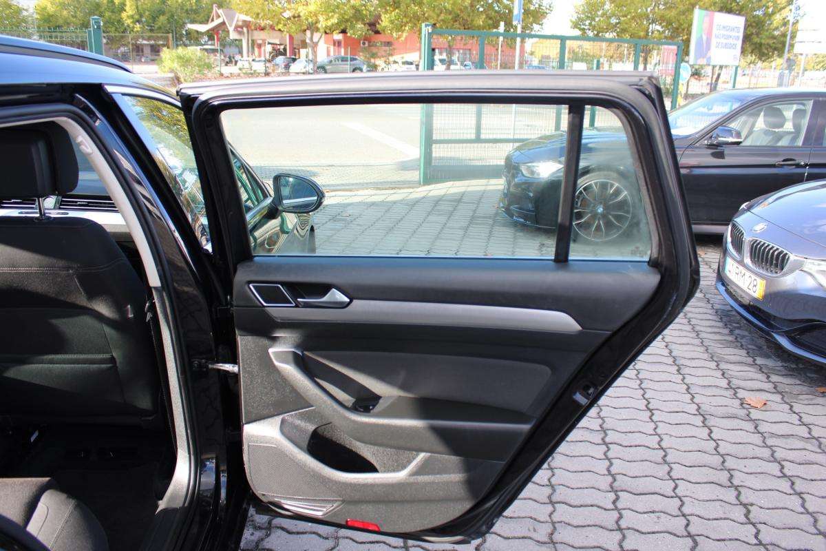 volkswagen-passat-variant-2015-diesel-1968cc