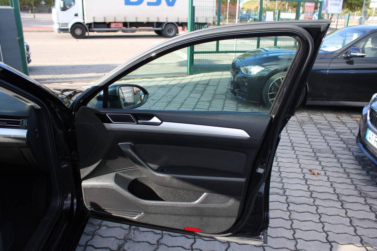 volkswagen-passat-variant-2015-diesel-1968cc