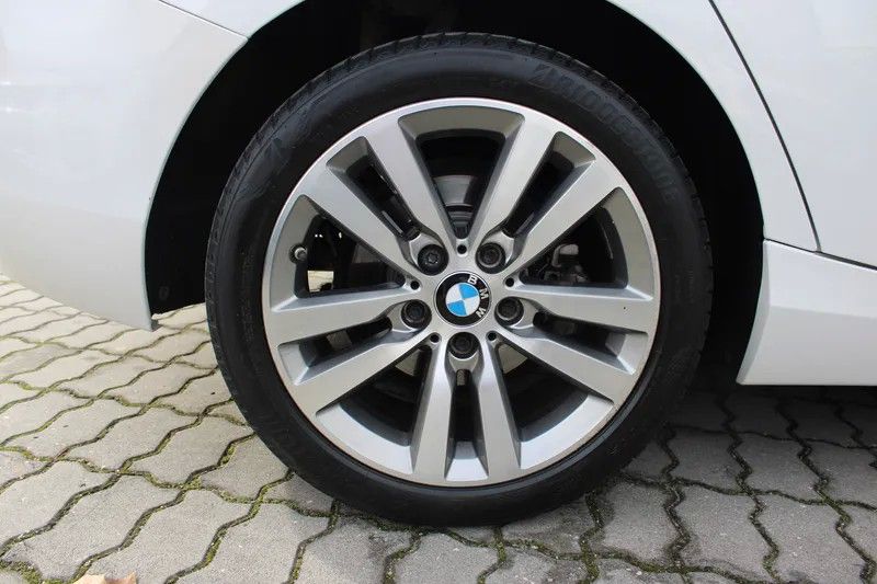 bmw-serie-1-2019-diesel-1496cc