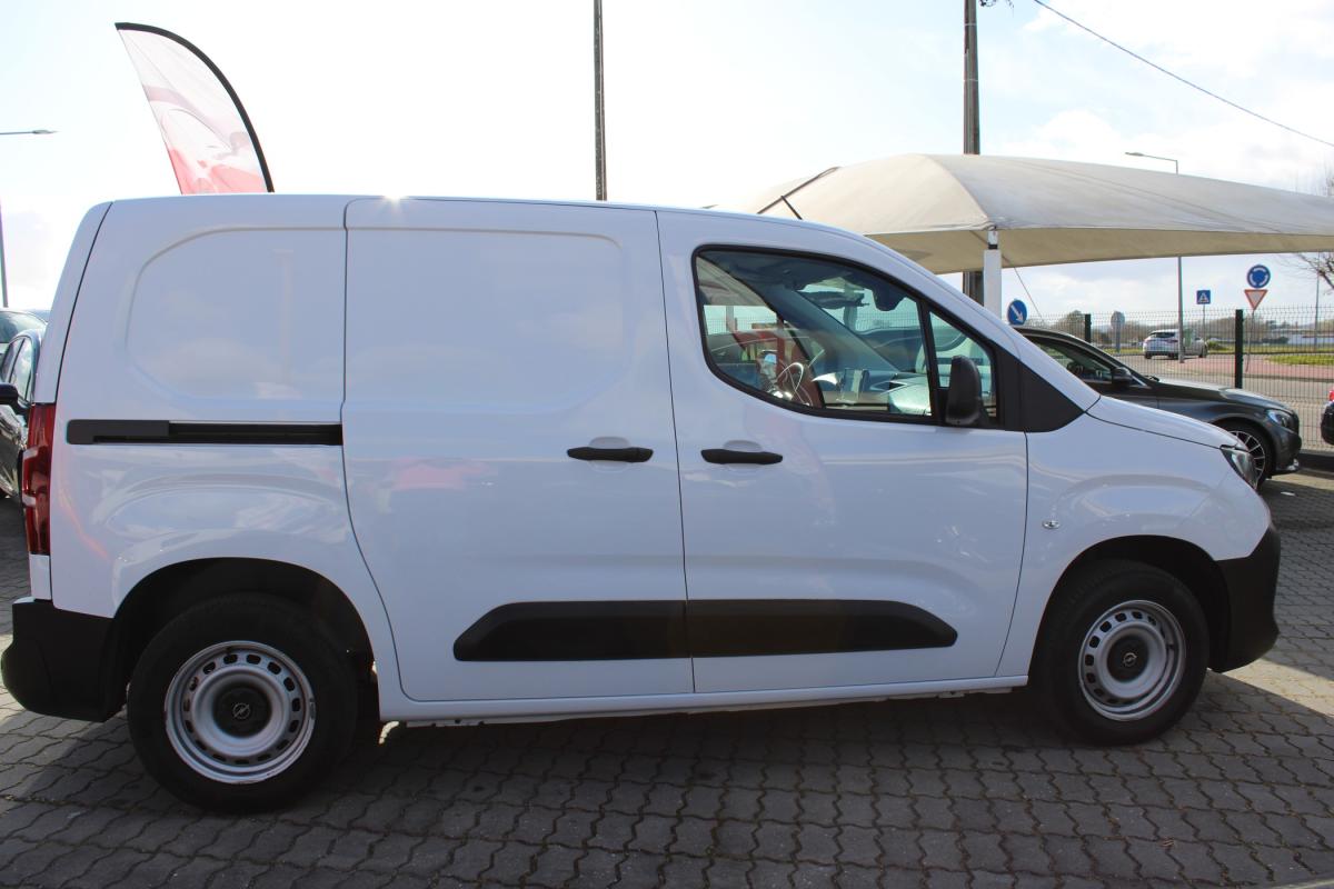 opel-combo-2024-diesel-1499cc