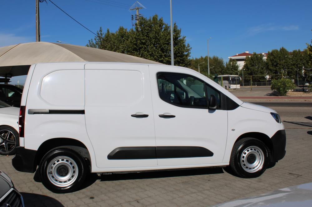 citroen-berlingo-2023-diesel-1499cc