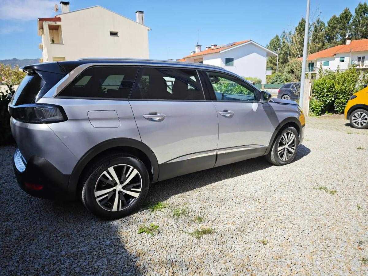 peugeot-5008-2024-gasolina-1199cc