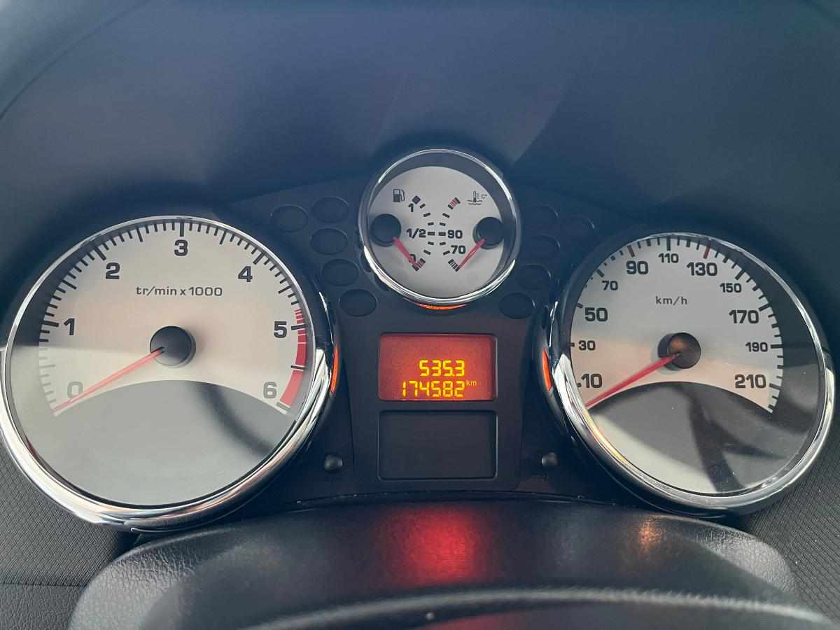 peugeot-207-1-4-hdi-2011-diesel-1398cc