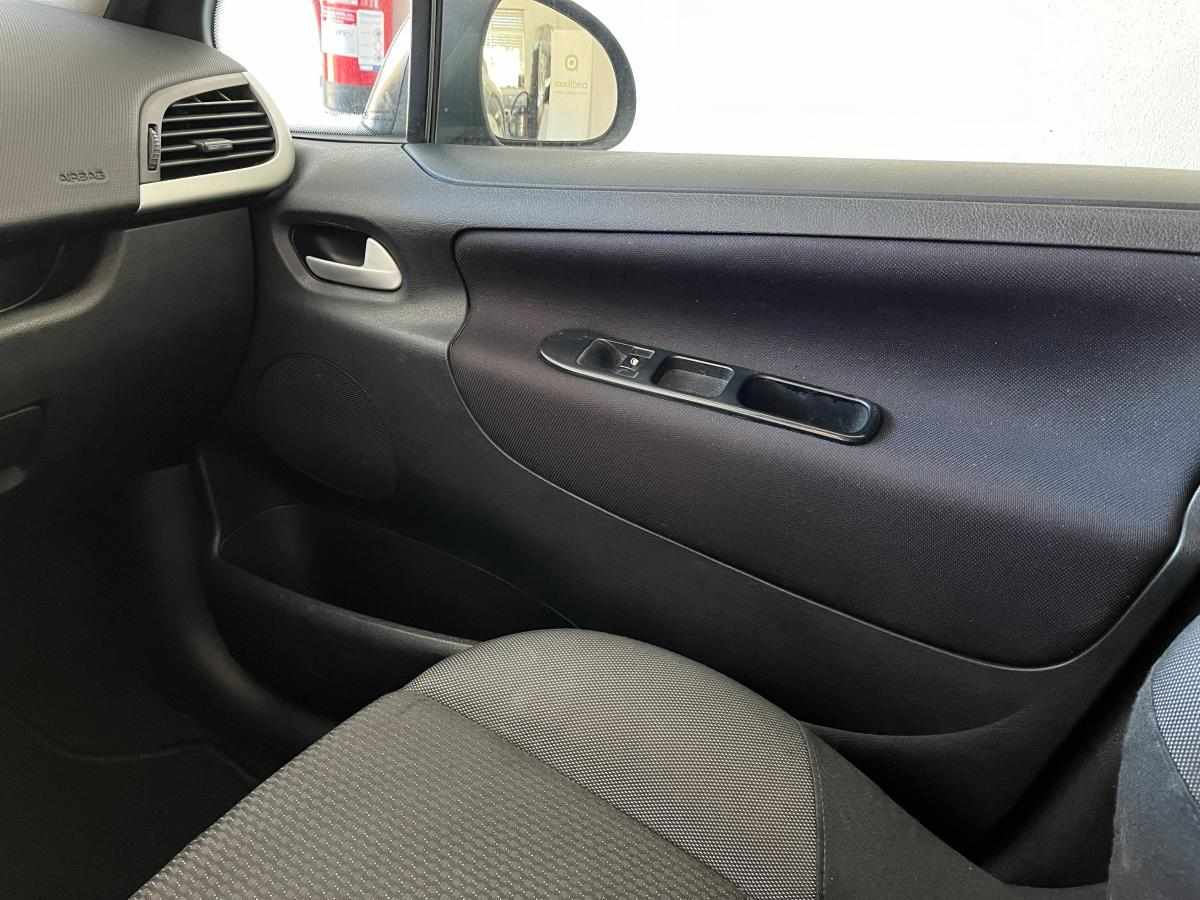 peugeot-207-1-4-hdi-2011-diesel-1398cc