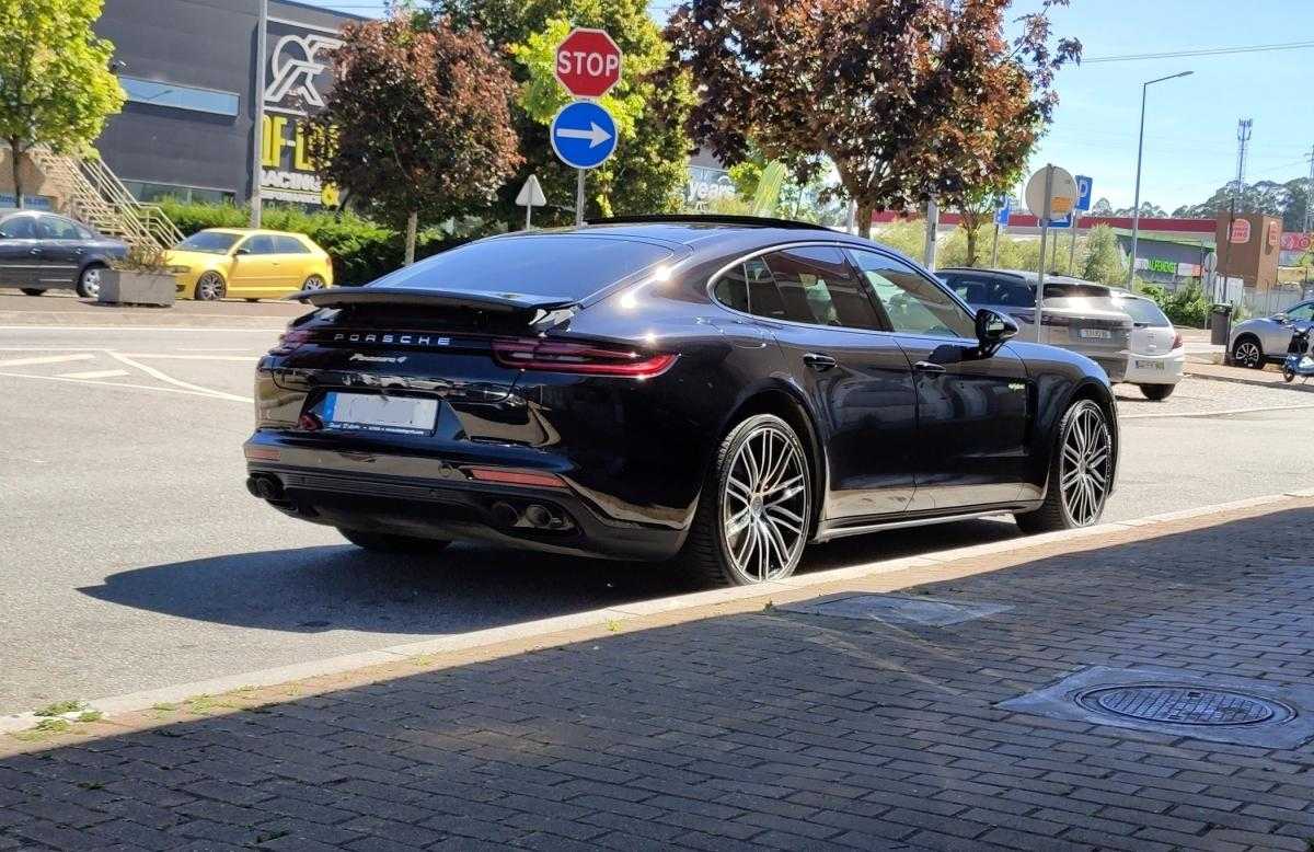 porsche-panamera-2019-hibrido-a-gasolina-2894cc