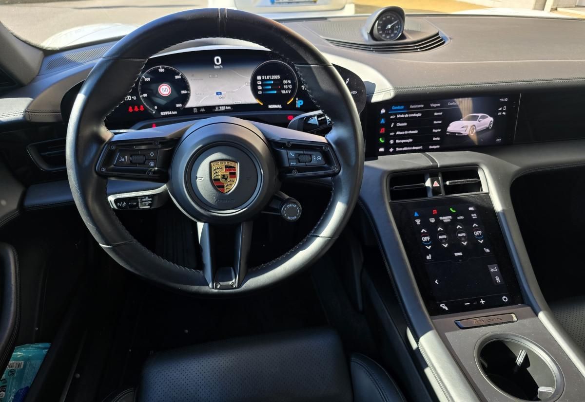 porsche-taycan-2020-eletrico-500cc