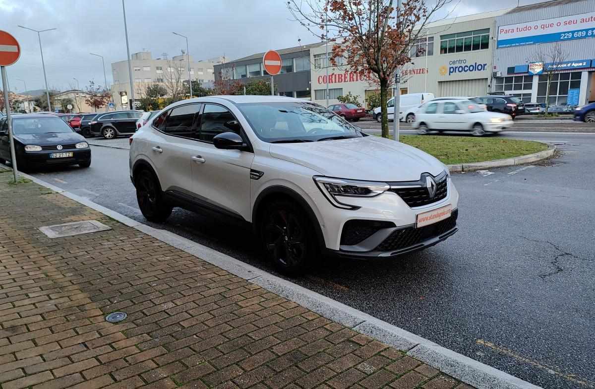 renault-arkana-2023-hibrido-a-gasolina-1598cc
