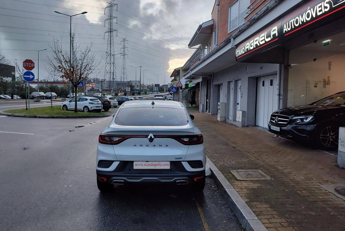 renault-arkana-2023-hibrido-a-gasolina-1598cc