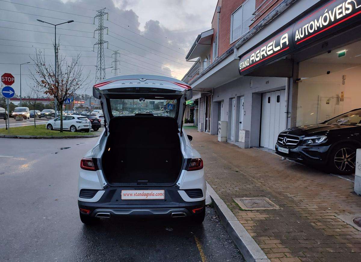 renault-arkana-2023-hibrido-a-gasolina-1598cc