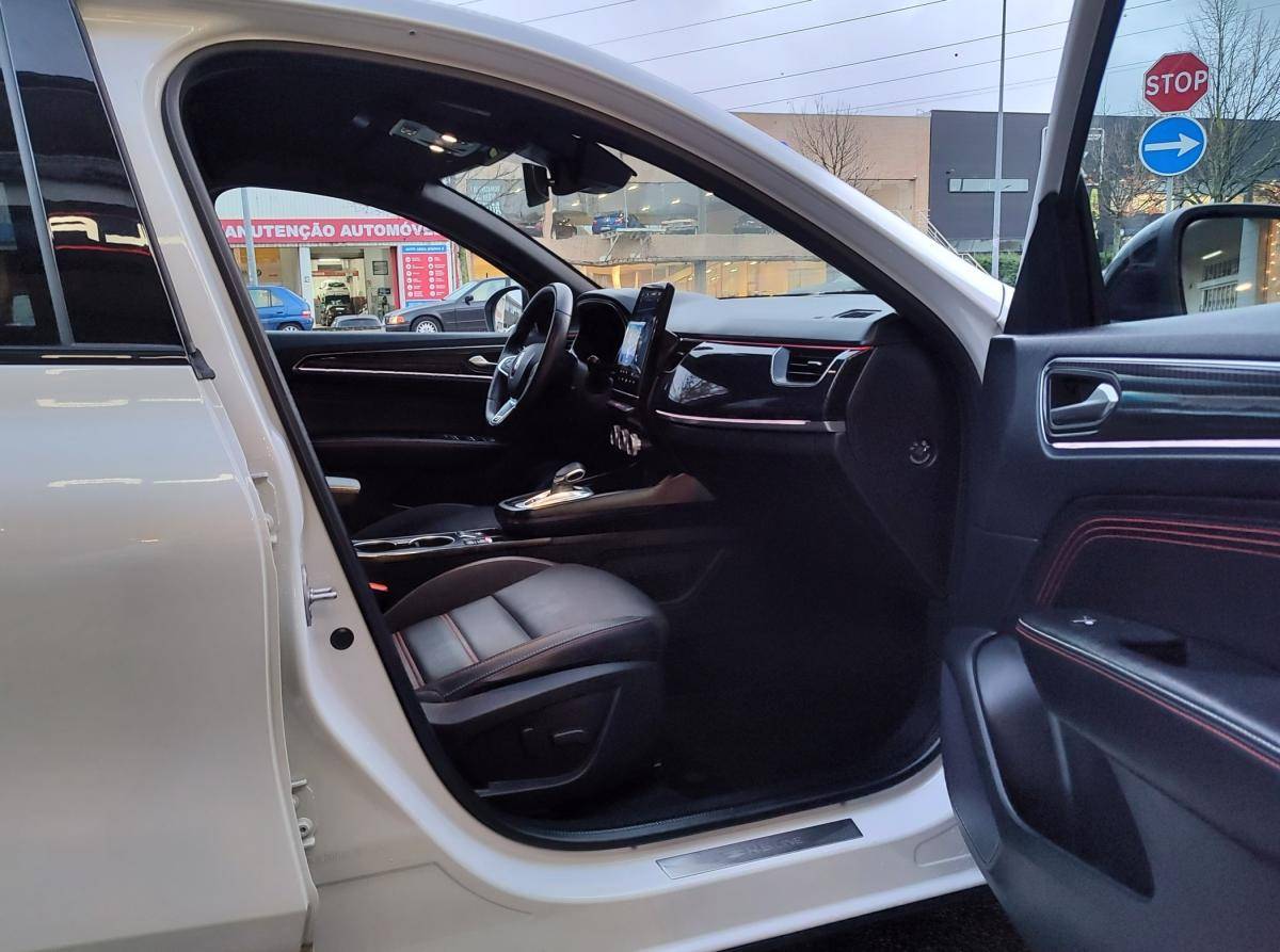 renault-arkana-2023-hibrido-a-gasolina-1598cc