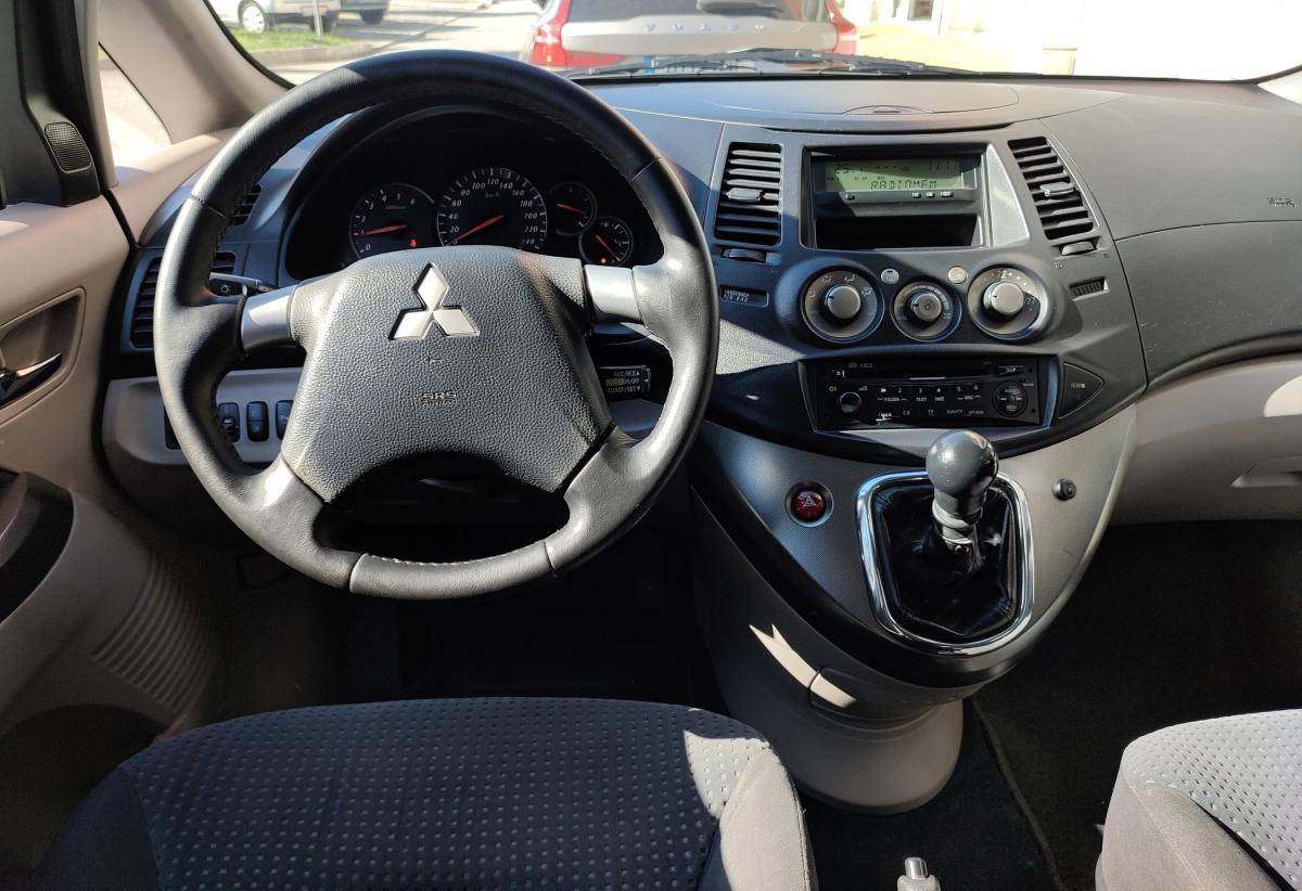 mitsubishi-grandis-2006-diesel-1968cc