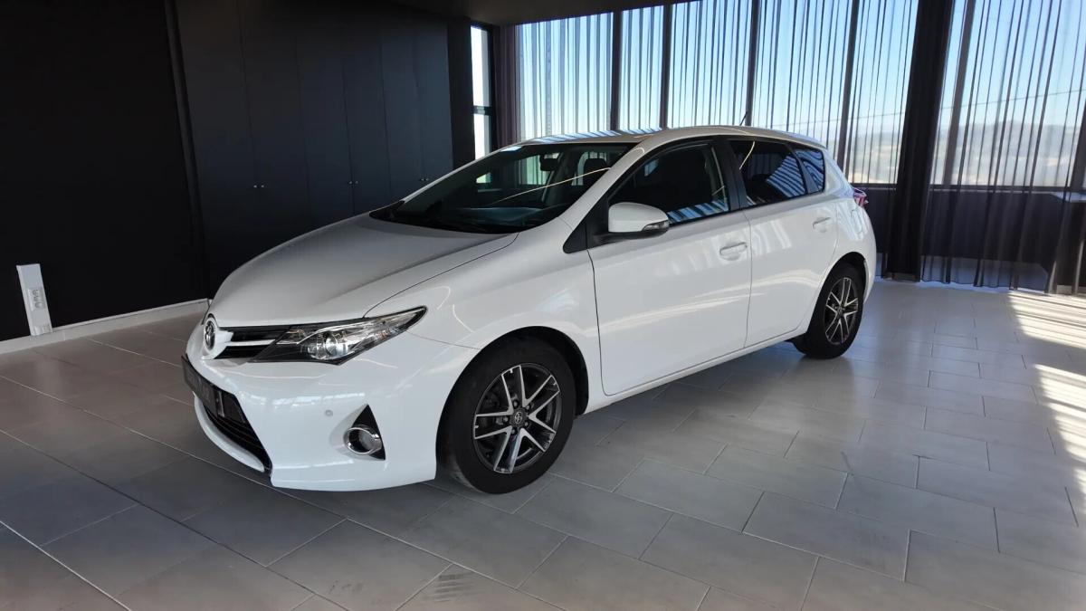 toyota-auris-2013-diesel-1364cc
