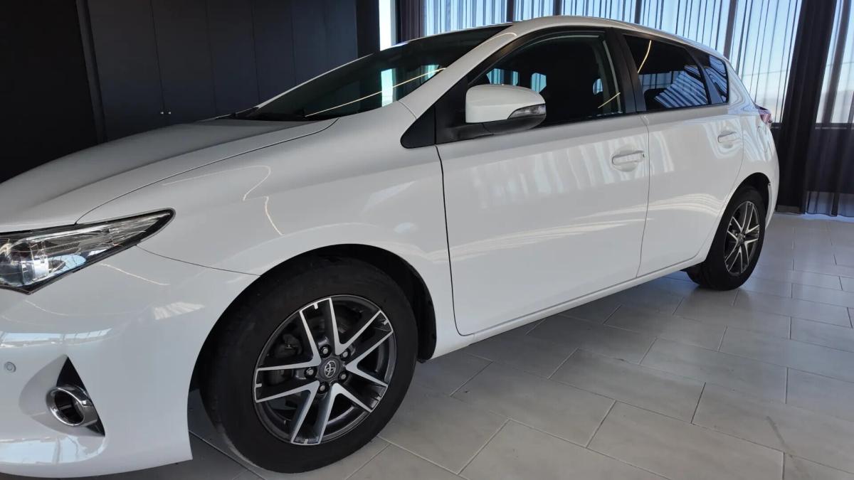 toyota-auris-2013-diesel-1364cc