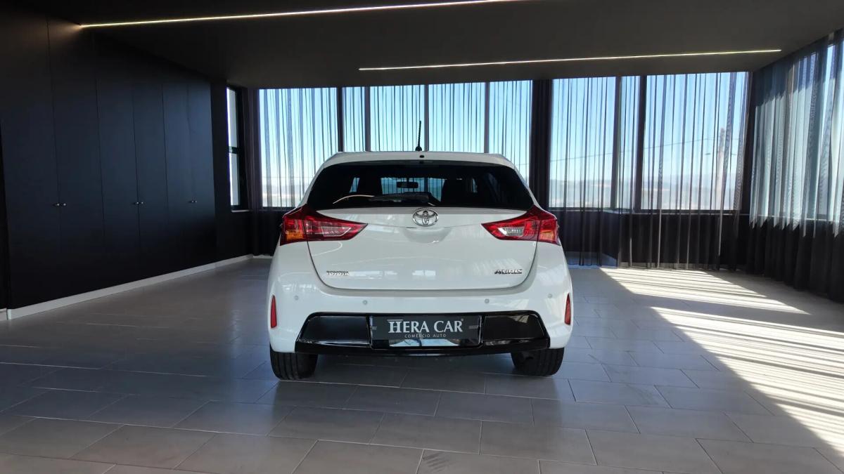 toyota-auris-2013-diesel-1364cc