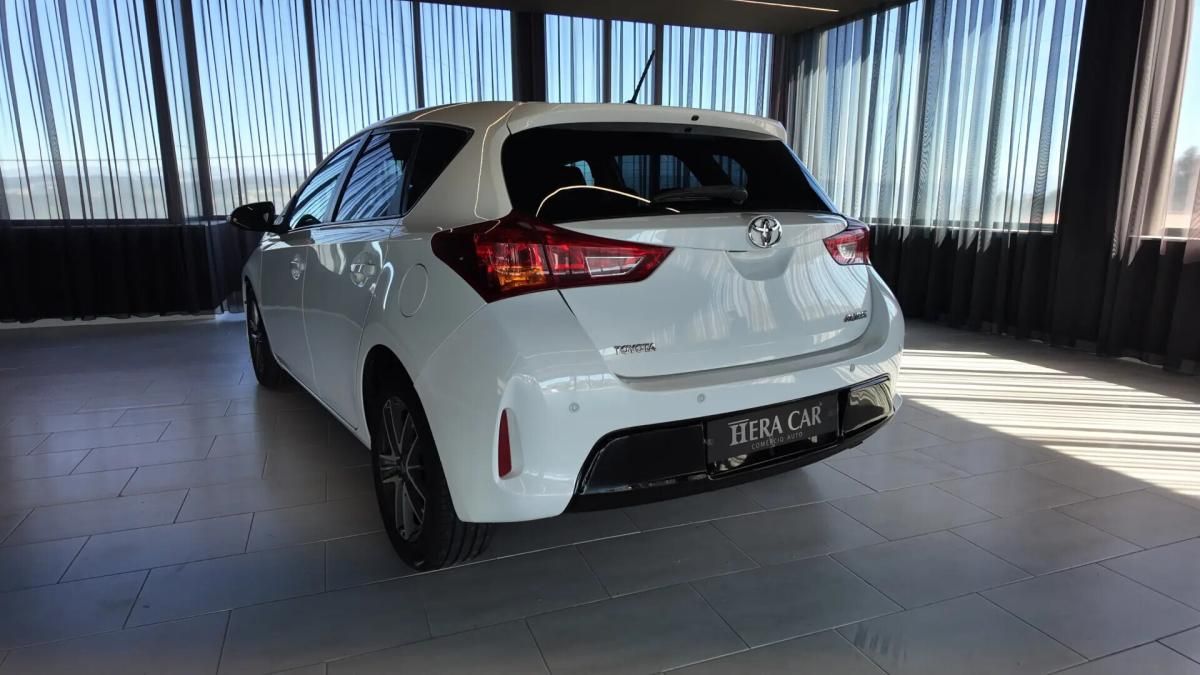 toyota-auris-2013-diesel-1364cc