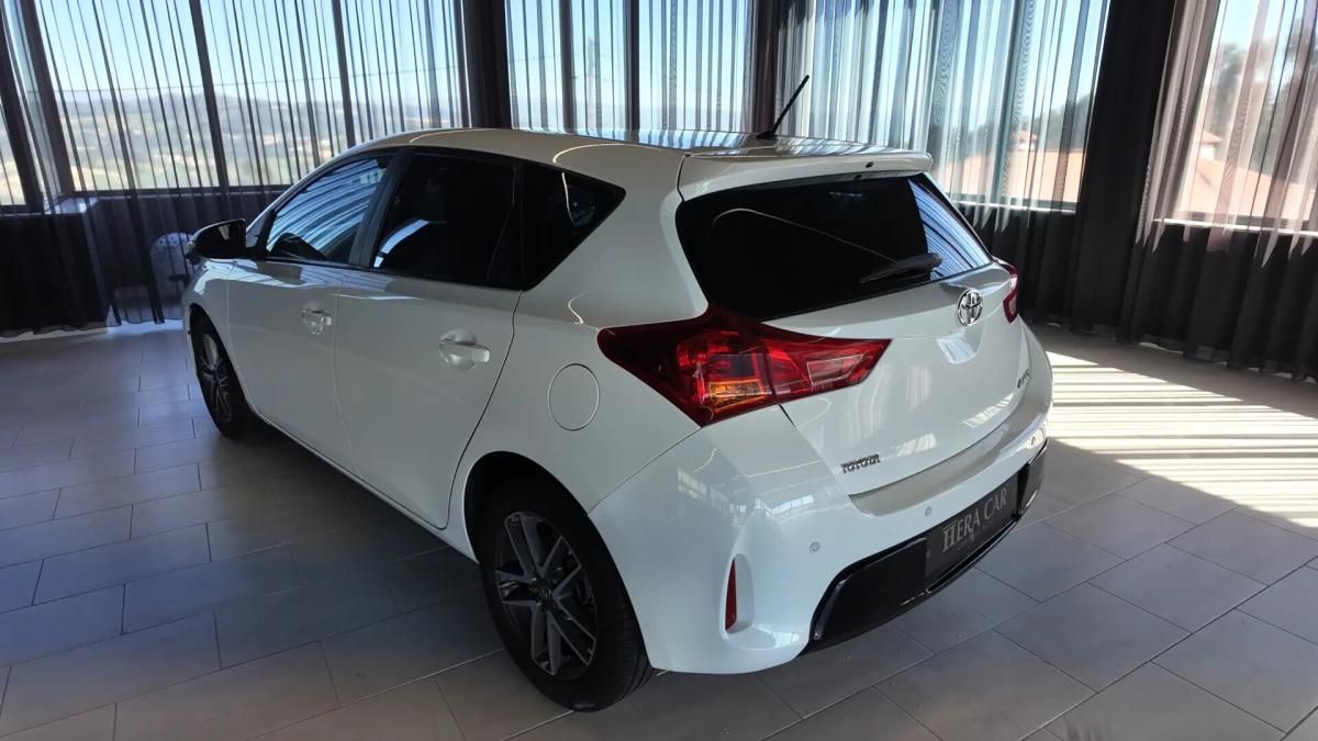 toyota-auris-2013-diesel-1364cc