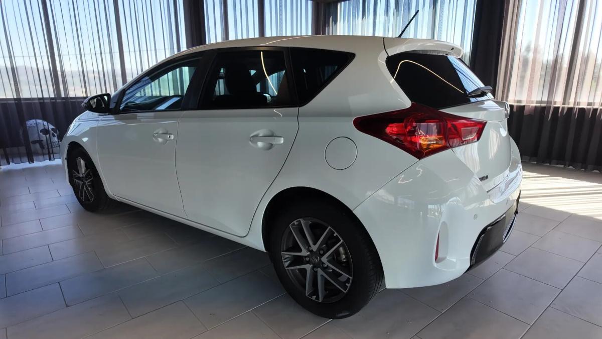 toyota-auris-2013-diesel-1364cc