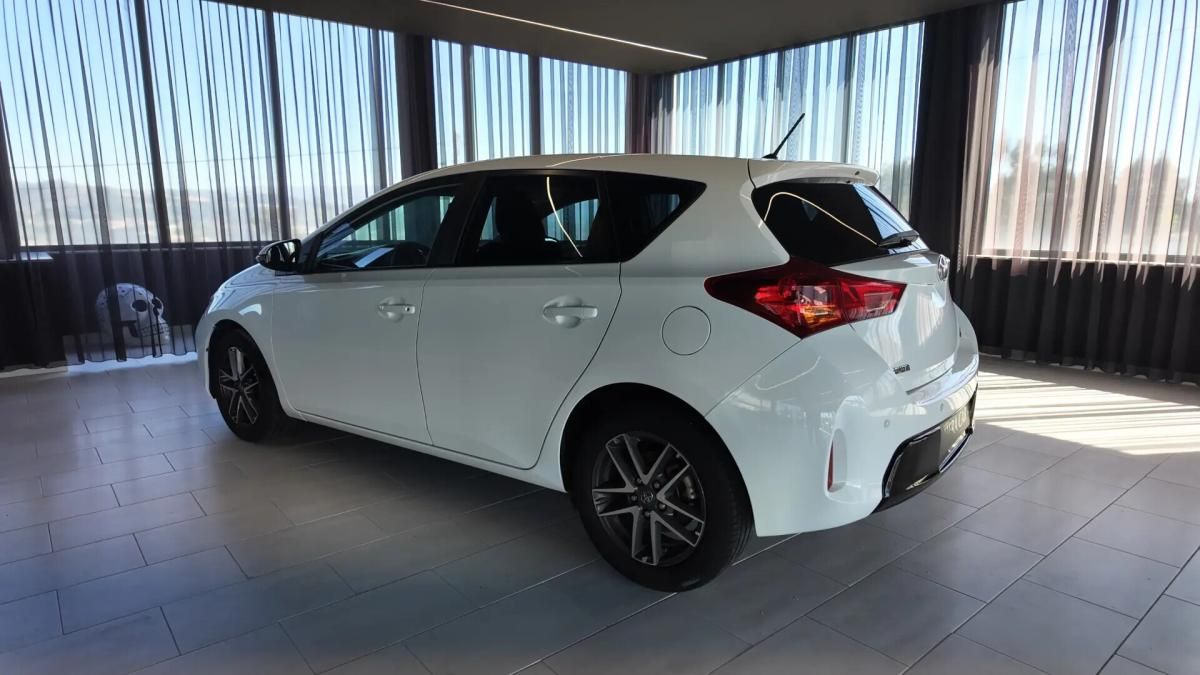 toyota-auris-2013-diesel-1364cc