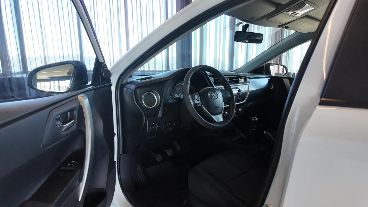 toyota-auris-2013-diesel-1364cc