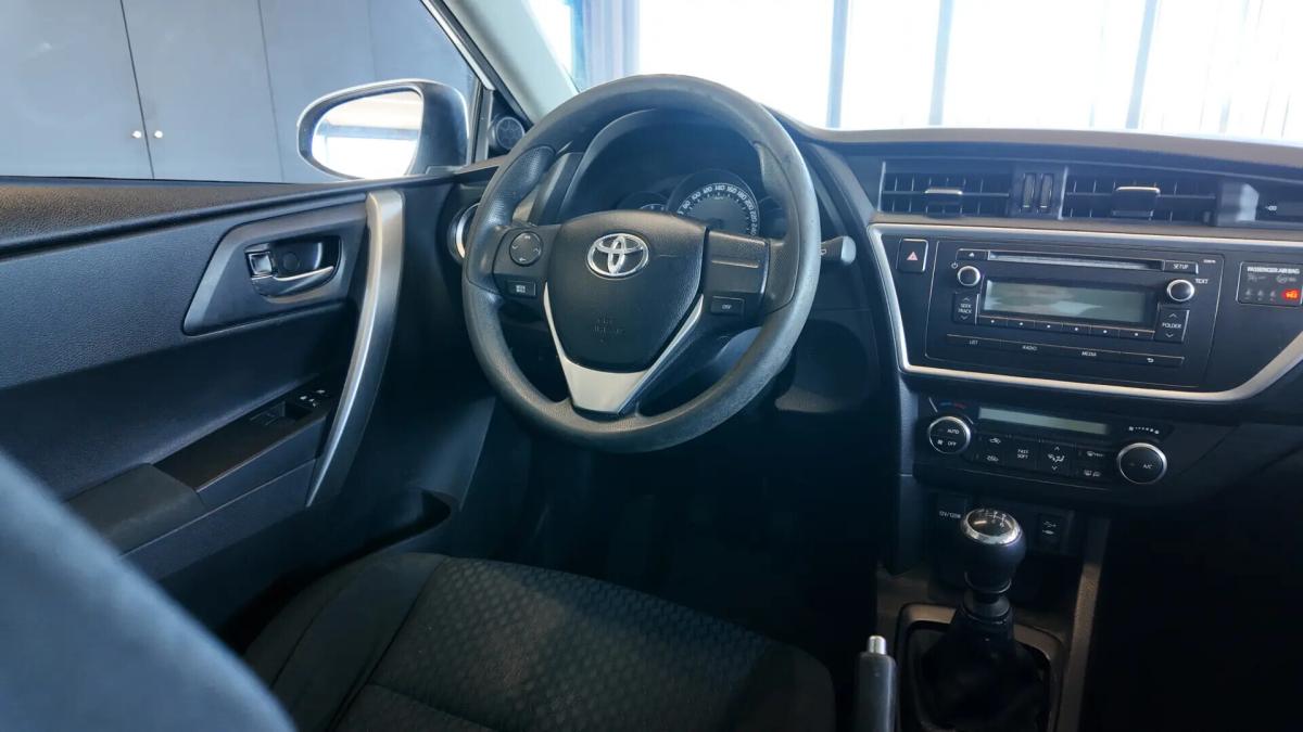 toyota-auris-2013-diesel-1364cc