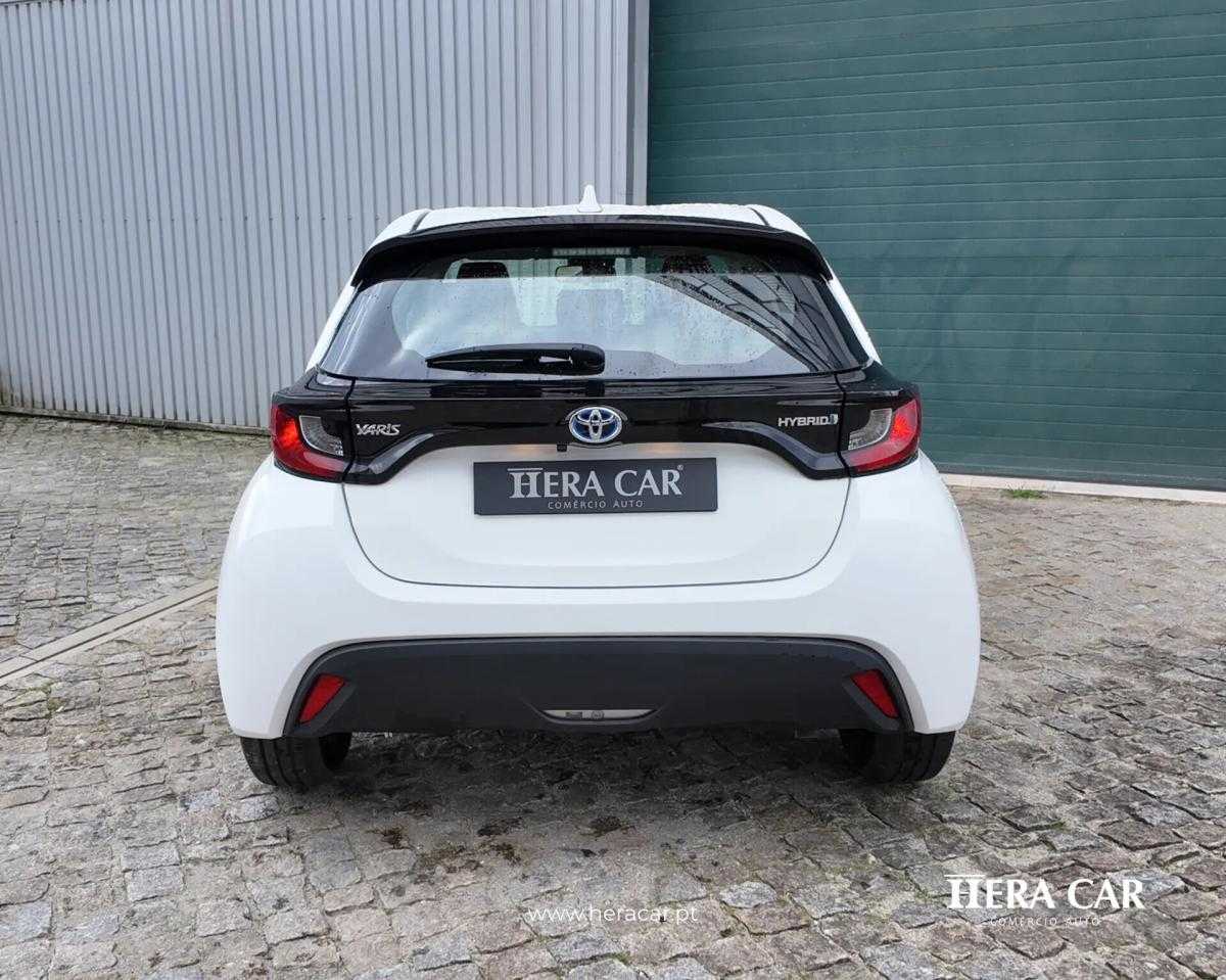 toyota-yaris-2022-hibrido-a-gasolina-1490cc
