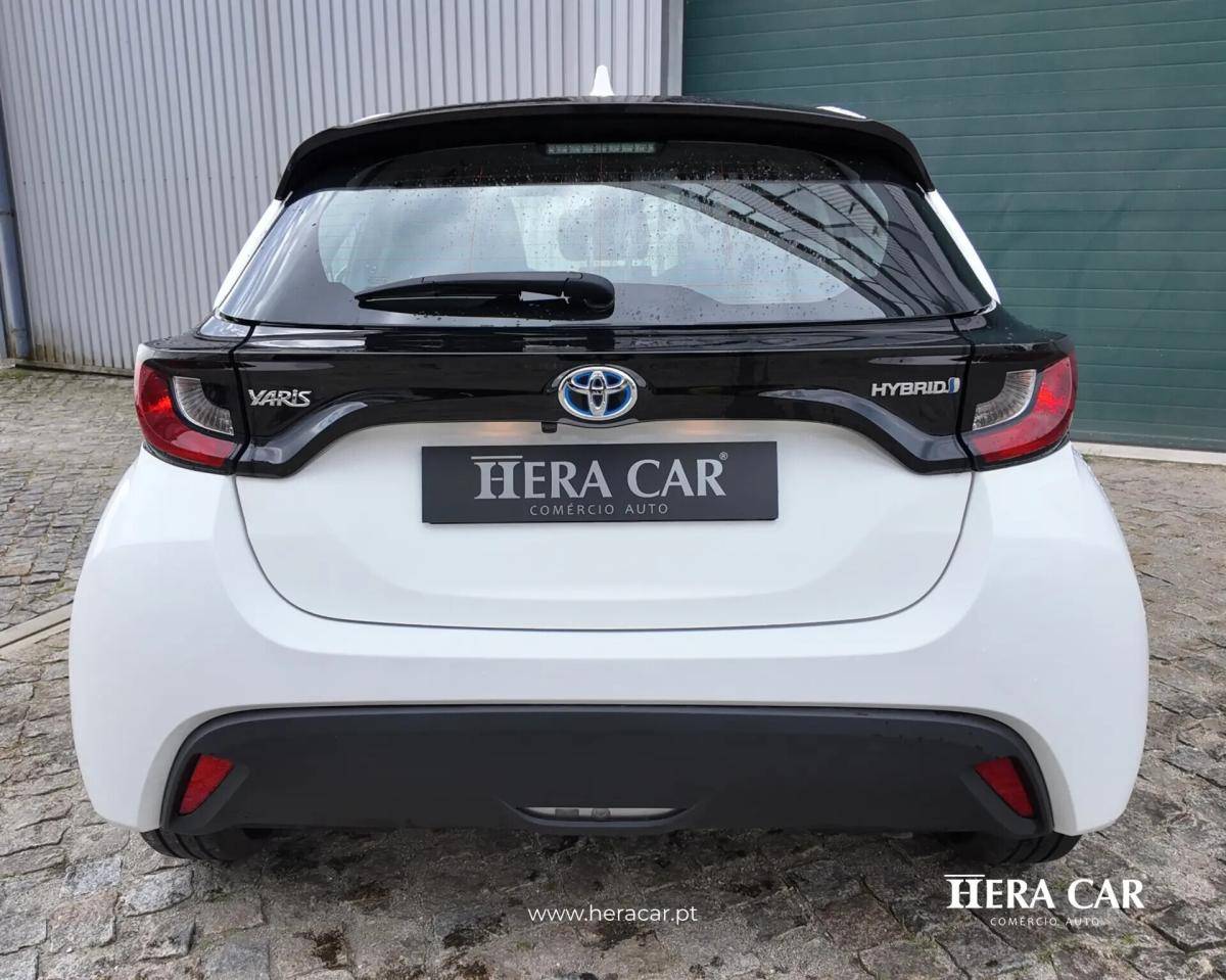 toyota-yaris-2022-hibrido-a-gasolina-1490cc