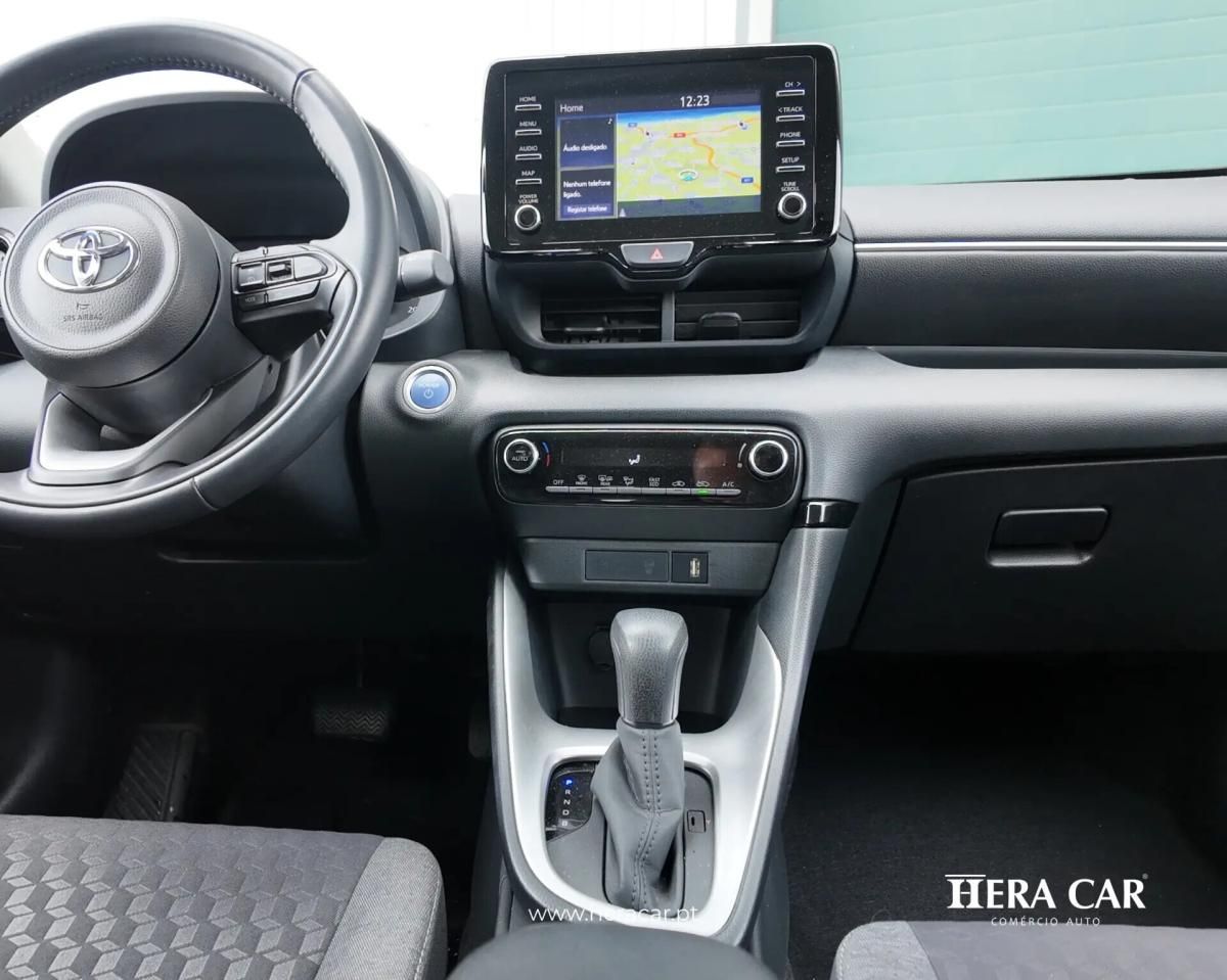 toyota-yaris-2022-hibrido-a-gasolina-1490cc