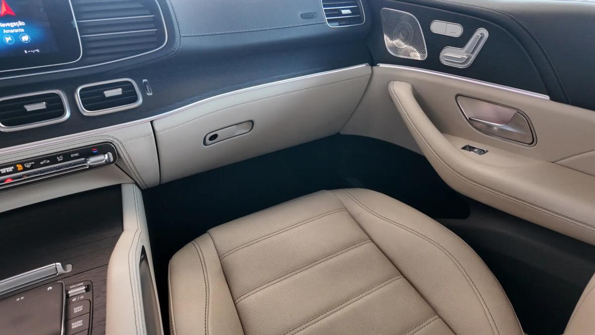 mercedes-benz-gls-400-d-4matic-2023-diesel-2925cc