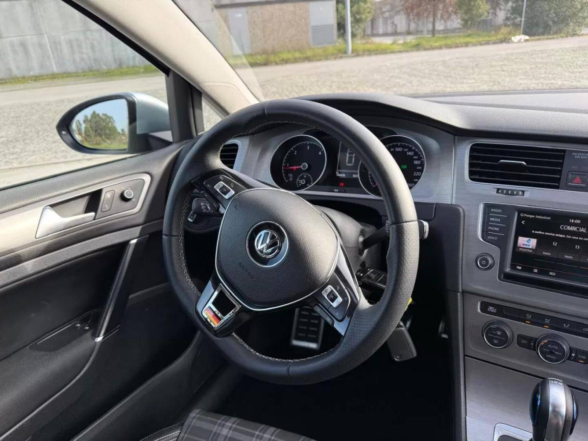 volkswagen-golf-2016-diesel-1598cc