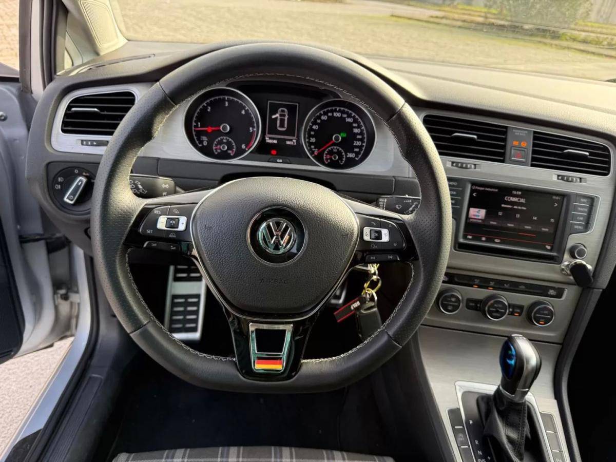 volkswagen-golf-2016-diesel-1598cc