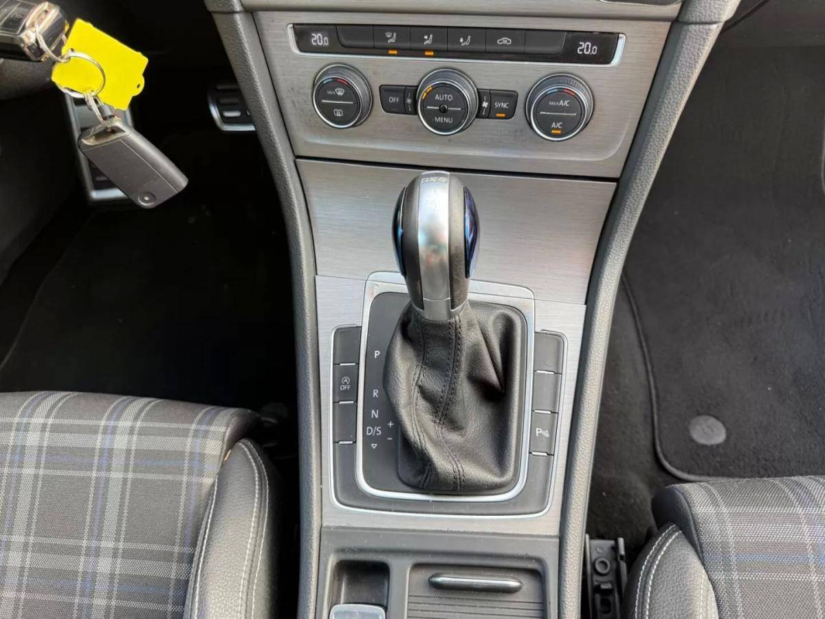 volkswagen-golf-2016-diesel-1598cc