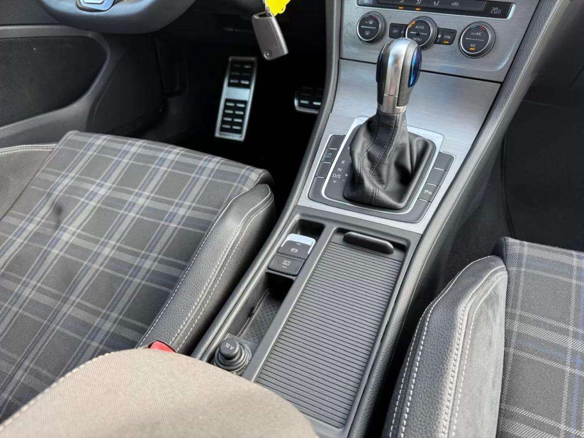 volkswagen-golf-2016-diesel-1598cc