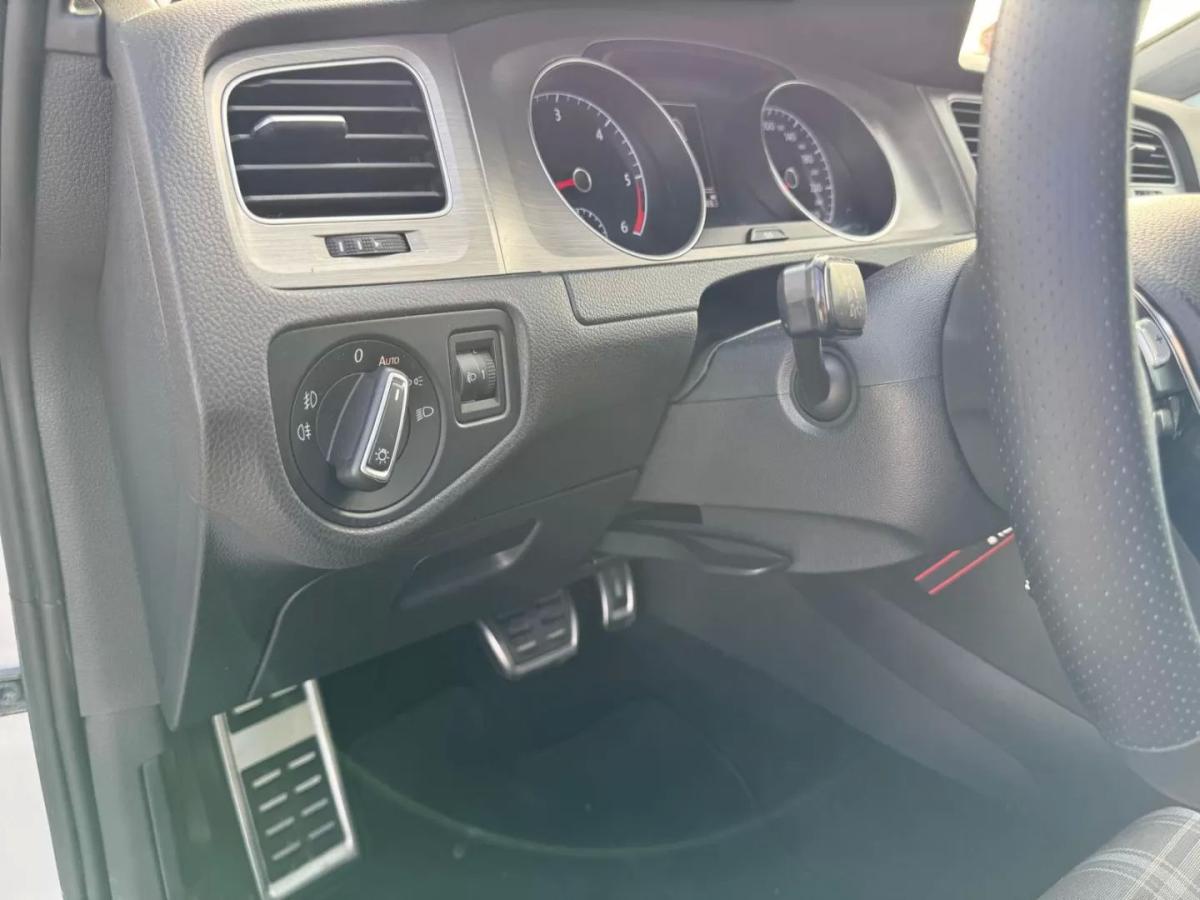 volkswagen-golf-2016-diesel-1598cc