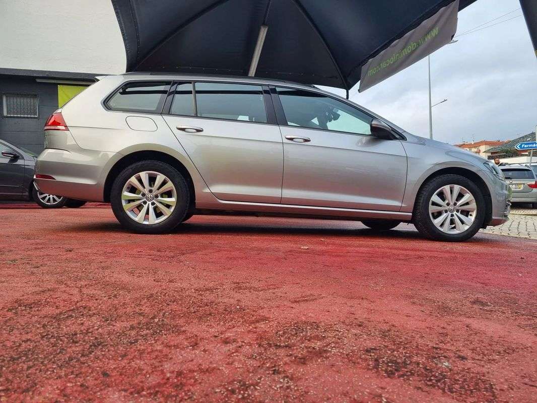 volkswagen-golf-variant-2017-diesel-1598cc